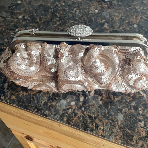 Clutch - Picture 3 of 5